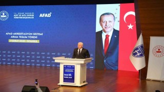 Eyüpsultanda AFAD tarafından 72 ekip için Akreditasyon Sistemi Arma Teslim Töreni düzenlendi