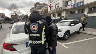 Eyüpsultanda drift yapan motosikletliye ceza yağdı