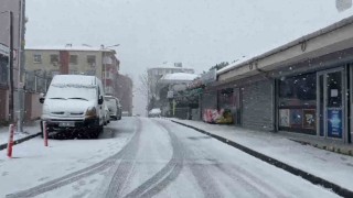 Eyüpsultanda lapa lapa kar yağışı