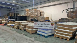 Fabrikada 100 bin kutu sahte şampuan ele geçirildi