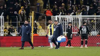 Fenerbahçenin 3 stoperi sakatlanarak oyundan çıktı