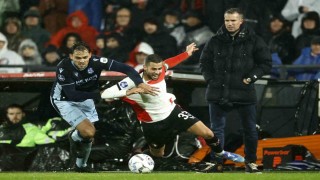 Feyenoordun yeni teknik direktörü Robin van Persie oldu