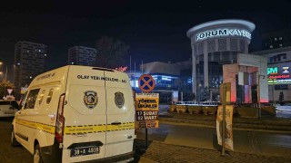 Forum AVMnin bahçesinde bıçaklama: Anne ve 2 kızı bıçaklandı