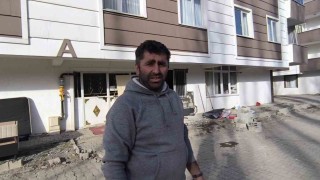 Fren yerine gaza basan sürücü evin yatak odasına girdi