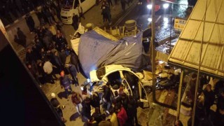 Freni boşalan kamyon dehşet saçtı: Ölü ve yaralılar var