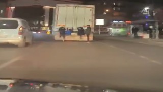 Gaziantepte 4 çocuğun kamyon arkasında tehlikeli yolculuğu kamerada