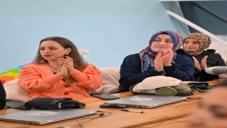 Gaziosmanpaşada Annelere Teknoloji Eğitimi sertifikası verildi