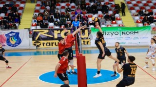Gebze Voleybol Takımı rakibini 3-0 mağlup etti