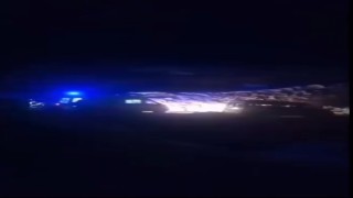Gece rahatsızlanan hastayı kızakla ambulansa taşıdılar
