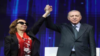 Gelecek Partisinden istifa eden Antalya Milletvekili Serap Yazıcı Özbudun AK Partiye geçti.