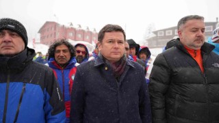Genç kayakçılar piste çıktı