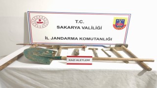 Geyvede ormanlık alanda kaçak kazı yapan 6 kişi yakalandı
