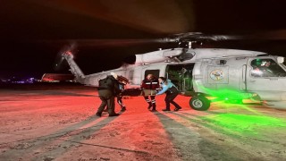Gökçeadada rahatsızlanan hasta askeri helikopterle Çanakkaleye getirildi