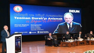 Görgü ve Bilgi Arasında: Teoman Duralıyı Anlamak Paneli BEUNda yoğun ilgi gördü