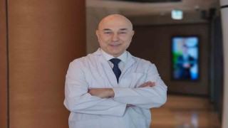Guinness Rekortmeni Doç. Dr. Ali Zırh, 2 bininci ameliyatını gerçekleştirdi