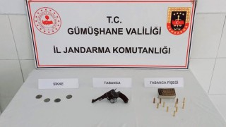 Gümüşhanede ruhsatsız silah ve sikke ele geçirildi