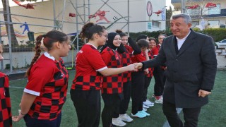 Güzelbahçe Kız Futbol Takımından iddialı başlangıç