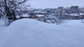 Hakkaride 190 yerleşim yolu kapandı