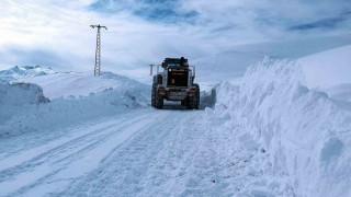 Hakkaride 2 yerleşim yerine çığ uyarısı