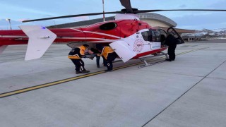 Hakkaride 8 yaşındaki hasta helikopterle Vana sevk edildi