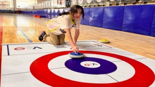 Hakkaride ilk defa Floor Curling müsabakaları yapıldı