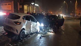 Hakkaride zincirleme kaza: 3 yaralı