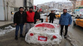 Hakkari'de Esnaftan Kardan Arabaya İlgi Çekici Dokunuş