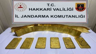 Hakkâride piyasa değeri yaklaşık 27 milyon 200 bin TL olan 8 kilo külçe altın ele geçirildi