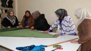Haliliyede annelere meslek çocuklara eğlence