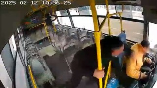 Halk otobüsünde korku dolu anlar: Abi kendine gel