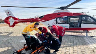 Hamile kadın ambulans helikopter ile Vana getirildi