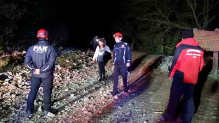 Hava kararınca yolunu kaybeden 29 dağcı için ekipler alarma geçti