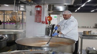 Her gün bin ihtiyaç sahibine yemek