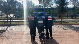 Hırsızlık suçundan aranan şahıs jandarma ekiplerince yakalandı