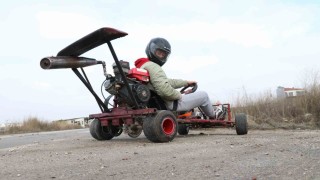 Hurda malzemeler ve çapa motoru ile yaptığı araç saatte 100 kilometre hıza ulaşıyor