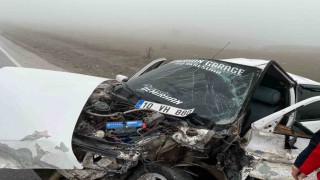 Hurdaya dönen otomobilden sağ çıktı