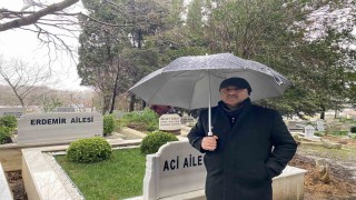 İade kararı sonrası acılı baba oğlunun mezarını ziyaret etti: Rahat uyu oğlum, sözümü tuttum