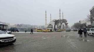 Iğdıra beklenen kar yağışı başladı