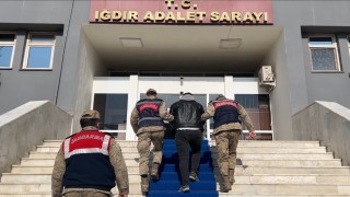 Iğdırda bir şahsın üzerinde 300 adet altın sikke ele geçirildi