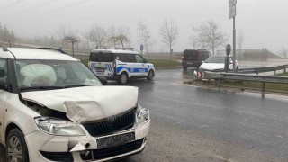 İki otomobilin çarpıştığı kazada sürücüler yaralandı