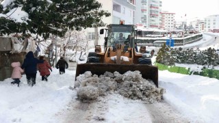 İlkadımda karla mücadele devam ediyor