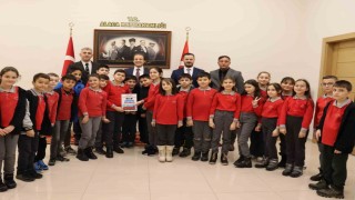 İlkokul öğrencileri hikaye kitabı yazdı