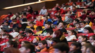 İlkokul öğrencileri Masal ve Meddah Şenliğinde doyasıya eğlendi