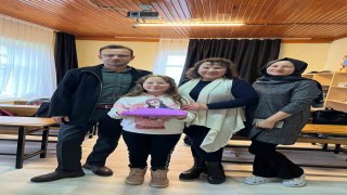 İnci Bayram İstiklal konulu resim yarışmasında Türkiye 2. oldu
