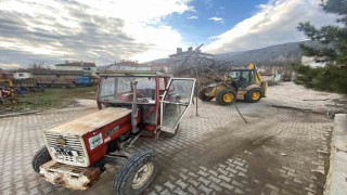 İnönüde okul bahçeleri temizlendi