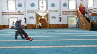 Ispartada camilerde Ramazan temizliği