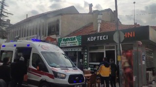 Ispartada ev yangını itfaiye ekiplerince söndürüldü