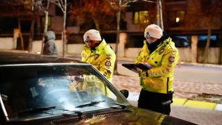 Ispartada trafik ve asayiş uygulaması: 71 araç denetlendi, 21 sürücüye ceza