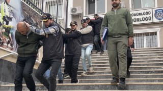 İstanbulda çalıntı çekle 9,8 milyonluk vurgun: 5 gözaltı