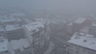 İstanbulda etkili olan kar yağışı yolları havadan görüntülendi